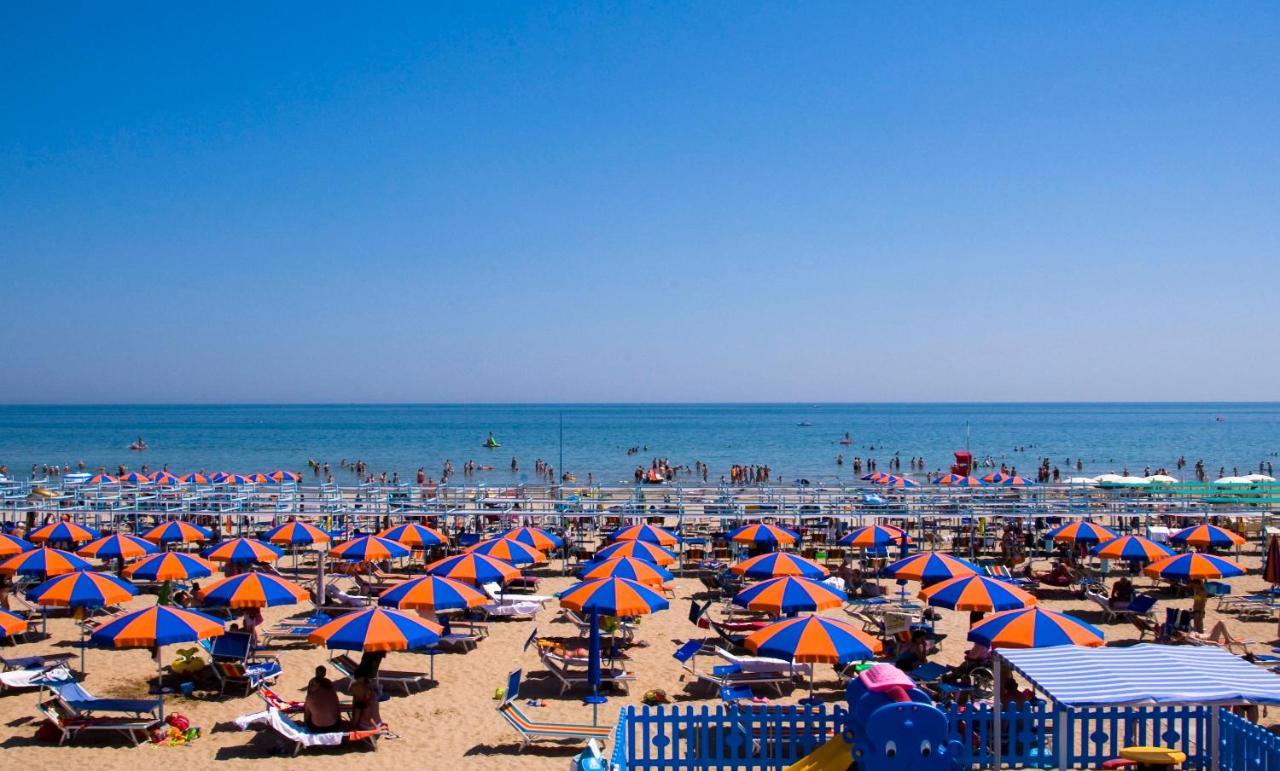 Hotel Maris Stella Риччоне Экстерьер фото