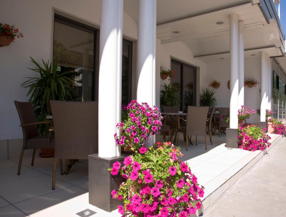 Hotel Maris Stella Риччоне Экстерьер фото