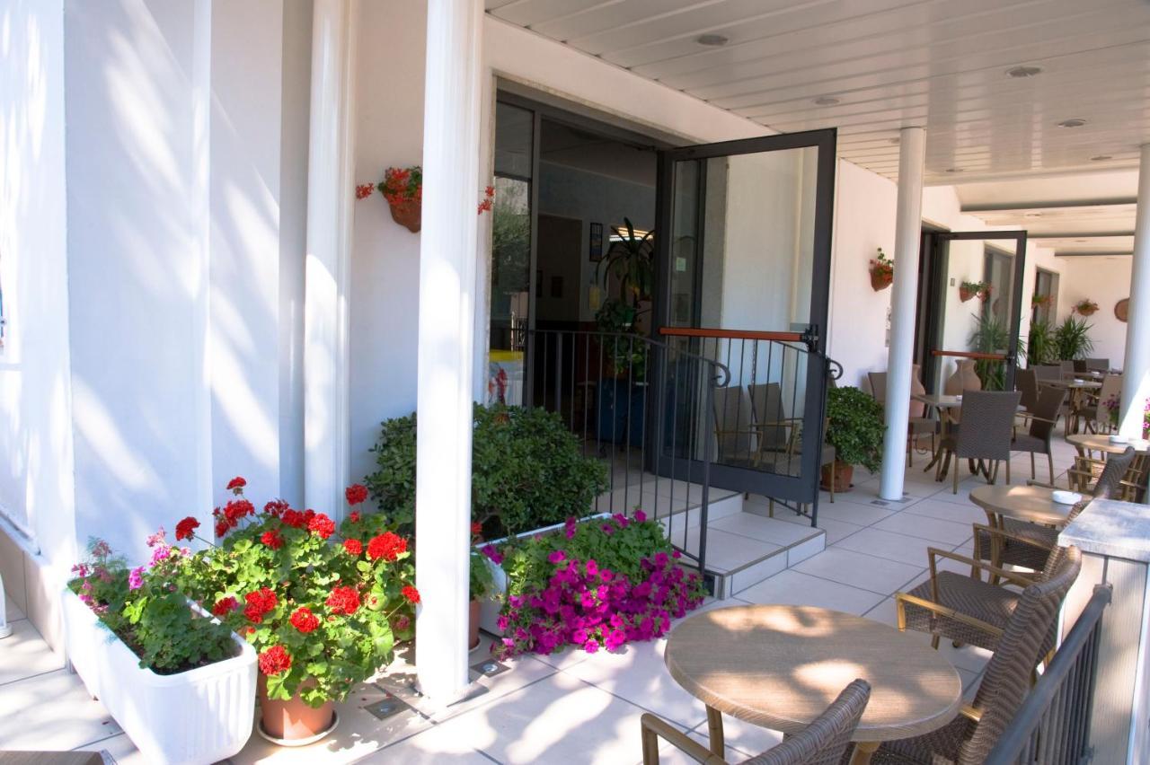 Hotel Maris Stella Риччоне Экстерьер фото