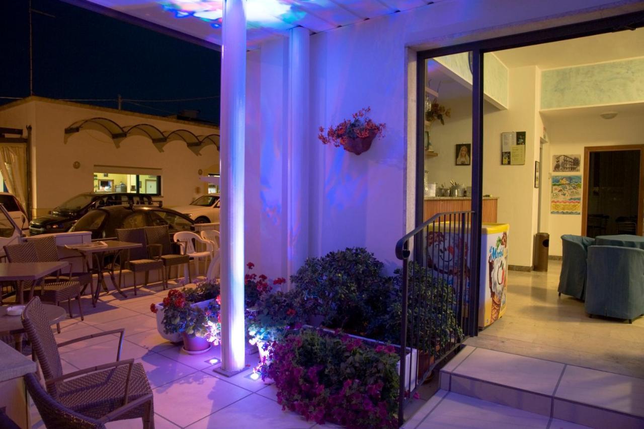 Hotel Maris Stella Риччоне Экстерьер фото
