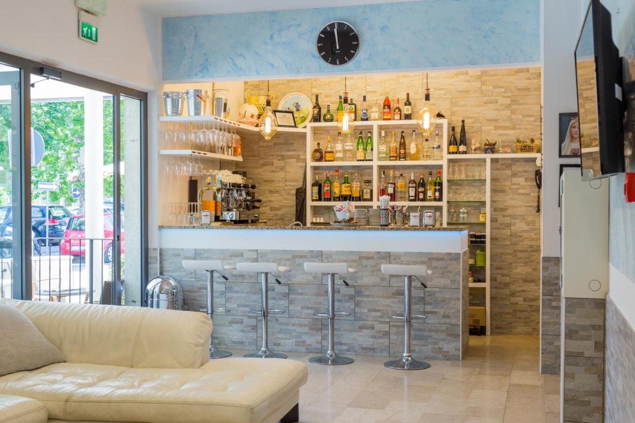 Hotel Maris Stella Риччоне Экстерьер фото