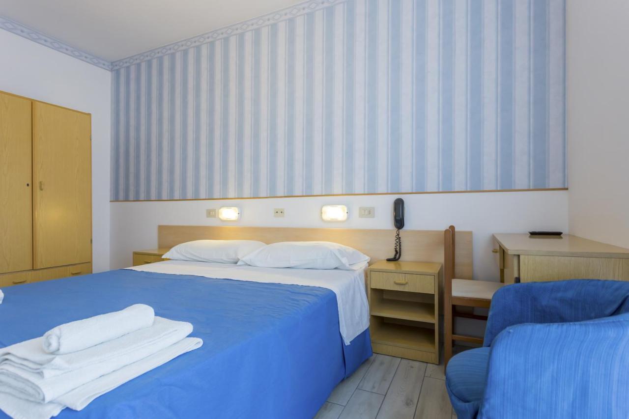 Hotel Maris Stella Риччоне Экстерьер фото