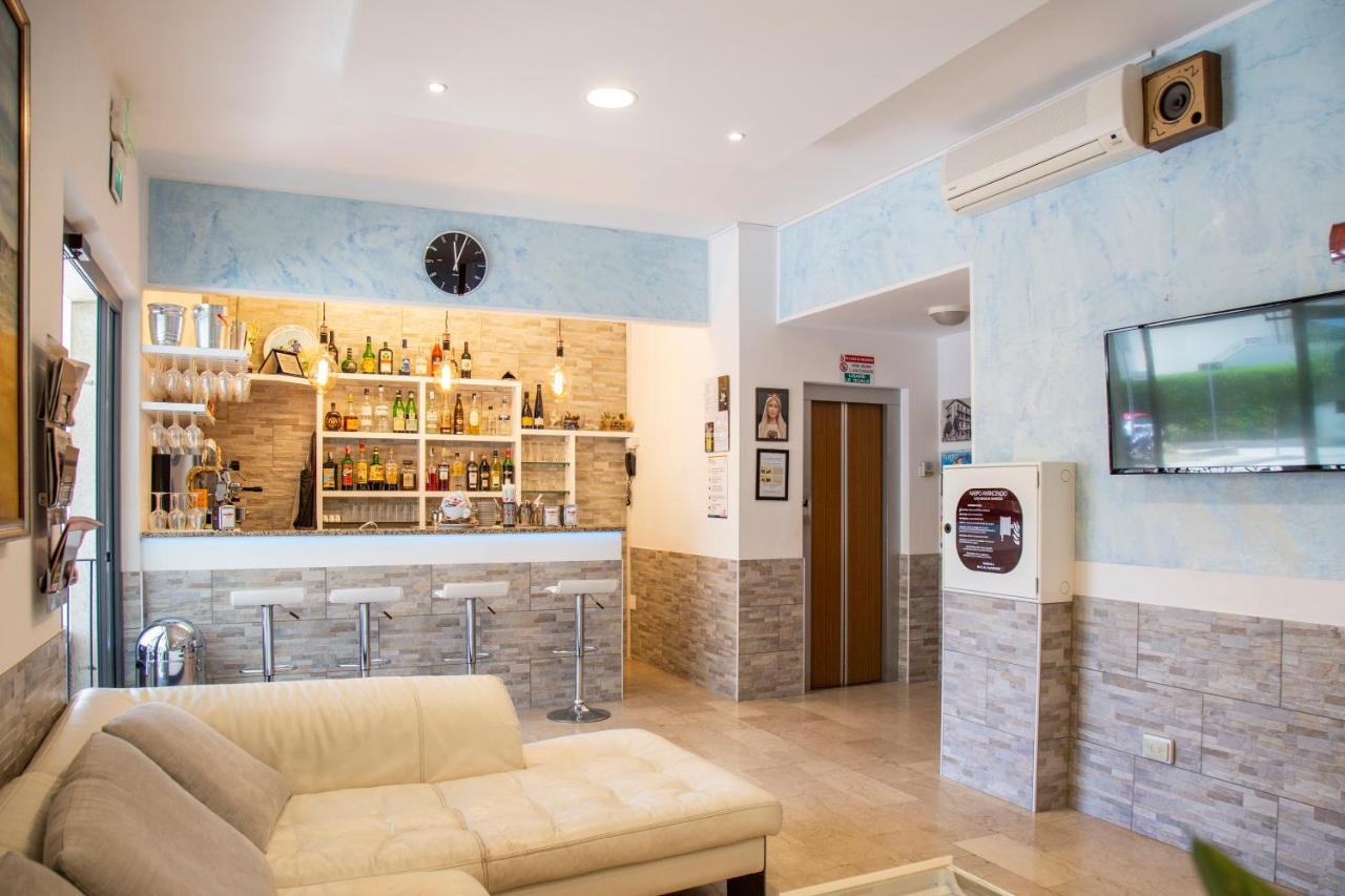 Hotel Maris Stella Риччоне Экстерьер фото